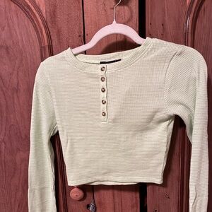 COTTON RIBBED CROPPED HENLEY TOP